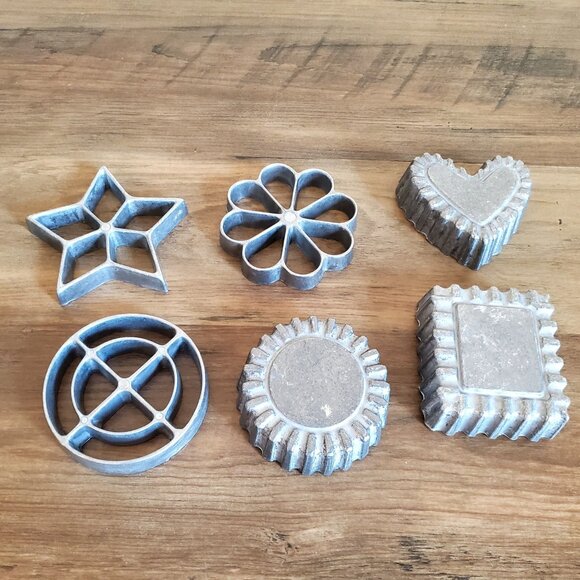 7 pc Nordic Ware Deluxe Rosette and Timbale Set - Picture 4 of 5